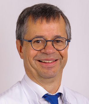 „Stilling“-Chefarzt Professor Dr. Ralph Naumann referierte beim Siegener Forum Gesundheit. 